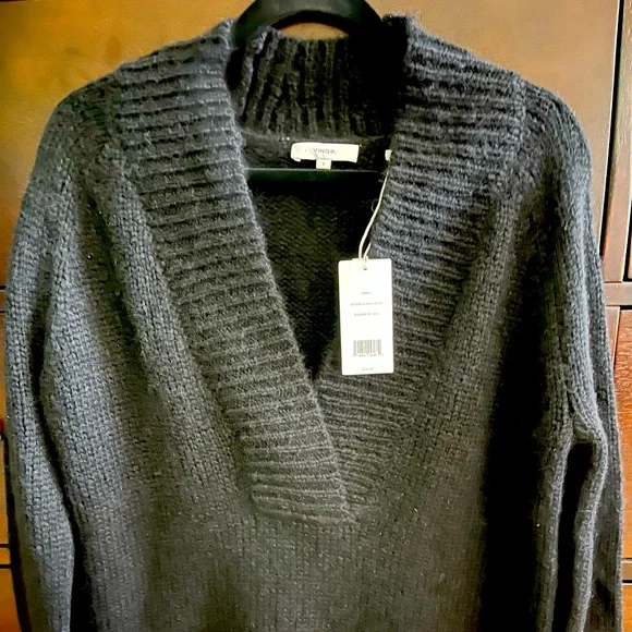 NWT Vince wool blend sweater, falls below the hip - Picture 1 of 2